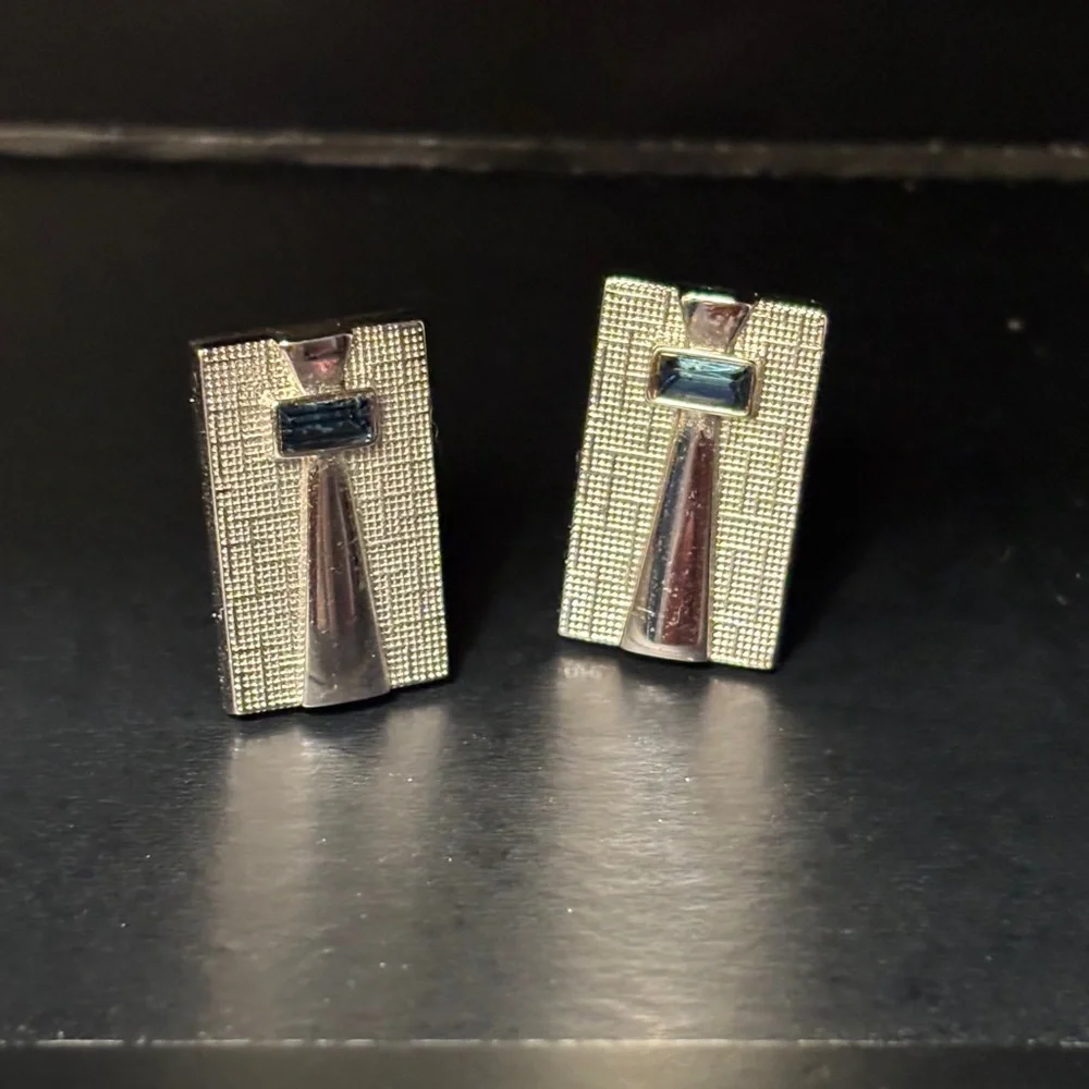 🔴Rectangular Cufflinks, Silver Textured With Blue Stone Vintage